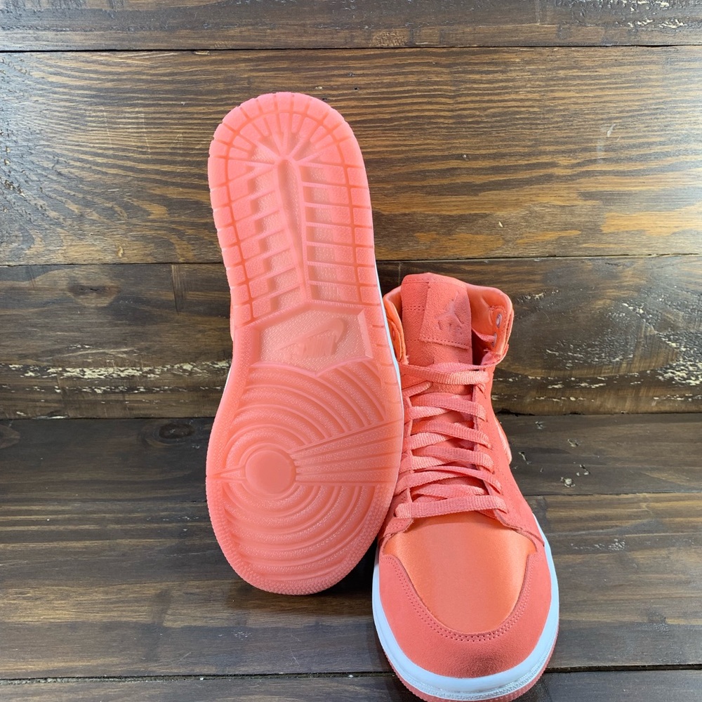 Air Jordan 1 Retro High SOH Womens Shoes - Picture 7 of 8